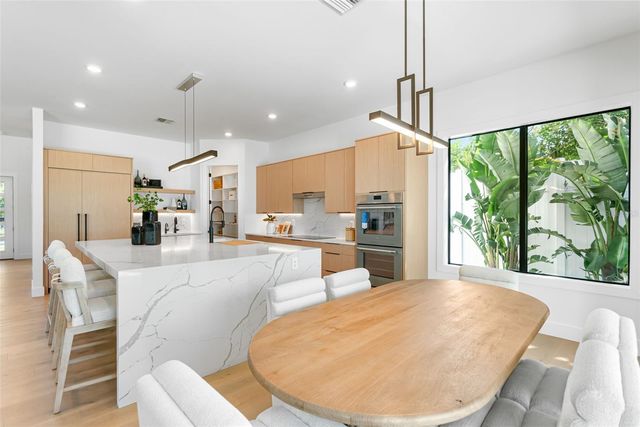 2232 GROVE STREET, Sarasota, FL 34239