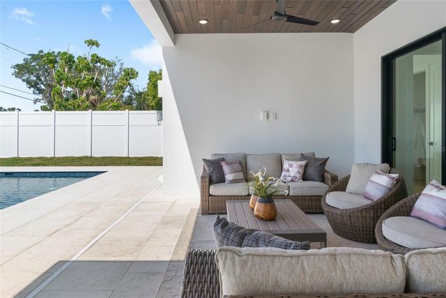 2232 GROVE STREET, Sarasota, FL 34239