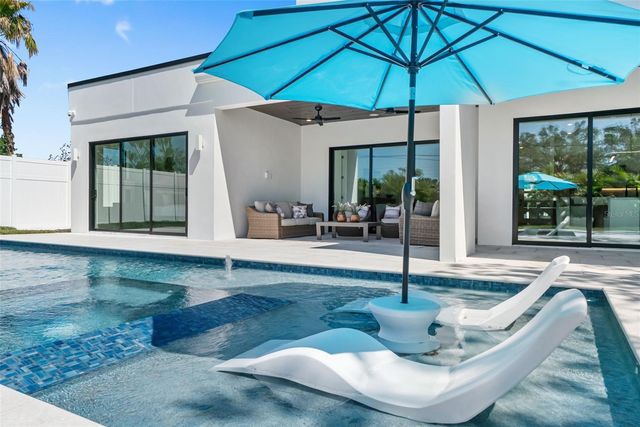 2232 GROVE STREET, Sarasota, FL 34239