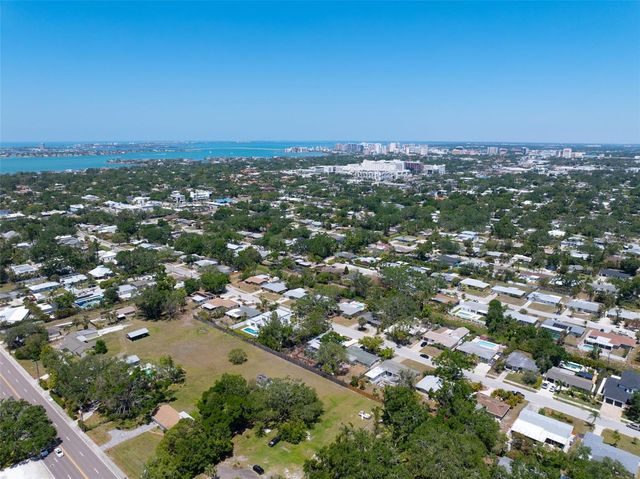 2232 GROVE STREET, Sarasota, FL 34239