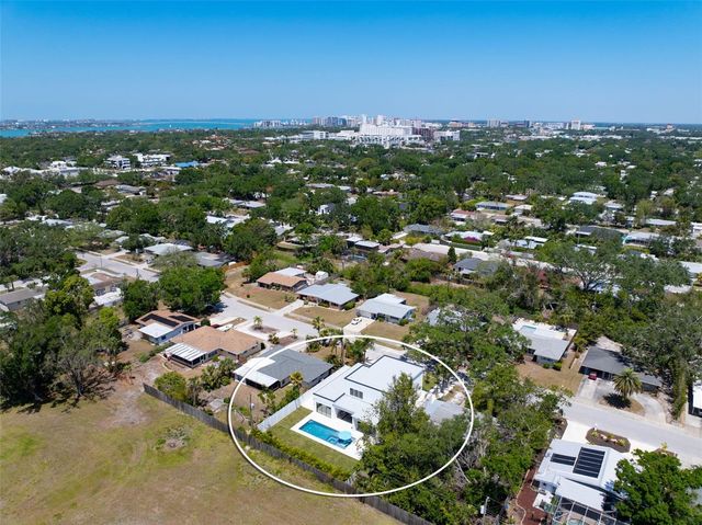 2232 GROVE STREET, Sarasota, FL 34239