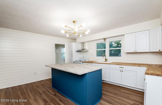3936 Aiken Rd, Simpsonville, KY 40067
