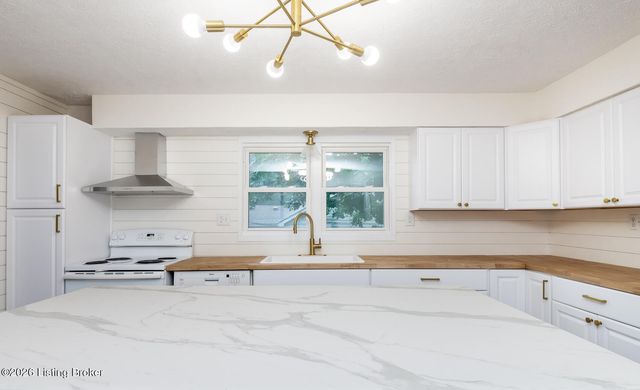 3936 Aiken Rd, Simpsonville, KY 40067