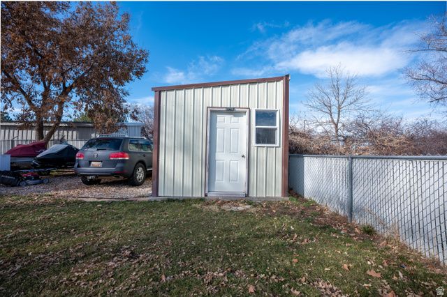 876 S 1000 E, Clearfield, UT 84015