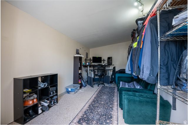 876 S 1000 E, Clearfield, UT 84015