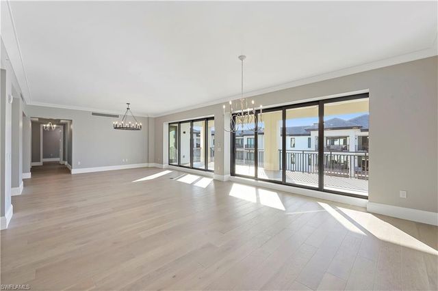 1130 3RD AVE S # 512, Naples, FL 34102