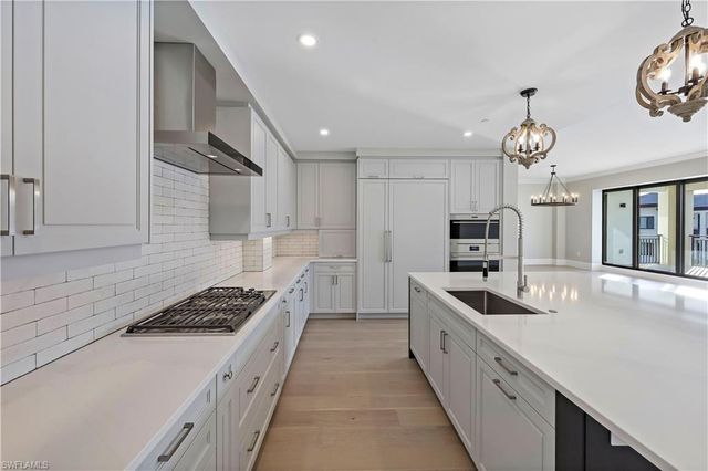 1130 3RD AVE S # 512, Naples, FL 34102