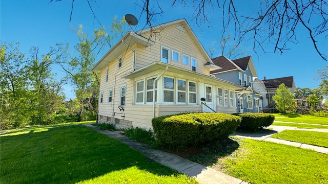 453 Addison Street, Elgin, IL 60120