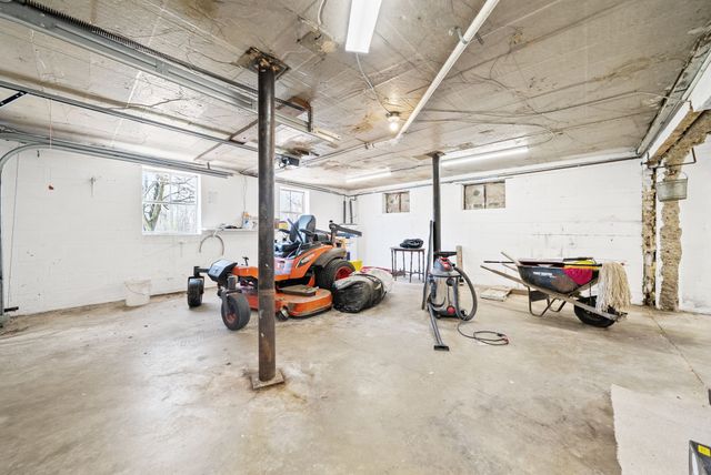 1718 Seven Mile Ferry Rd, Clarksville, TN 37040