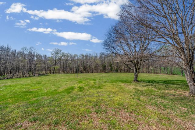 1718 Seven Mile Ferry Rd, Clarksville, TN 37040