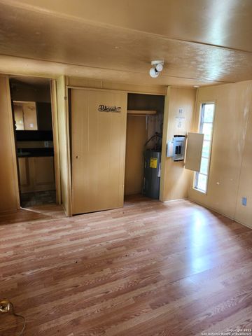 520 Royal Oak, Canyon Lake, TX 78133