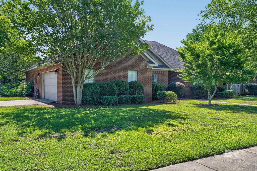 260 Falls Creek Street, Fairhope, AL 36532