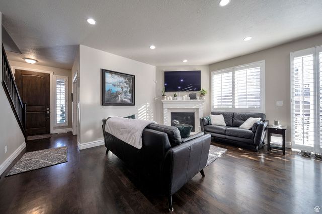 10804 S HIDDENWOOD DR, Sandy, UT 84092