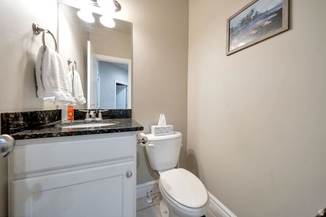 10804 S HIDDENWOOD DR, Sandy, UT 84092