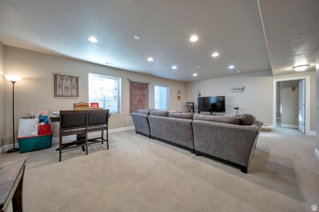 10804 S HIDDENWOOD DR, Sandy, UT 84092