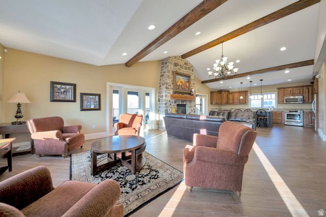 10804 S HIDDENWOOD DR, Sandy, UT 84092