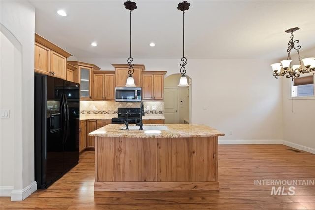 510 S Whisperwood Way, Boise, ID 83709