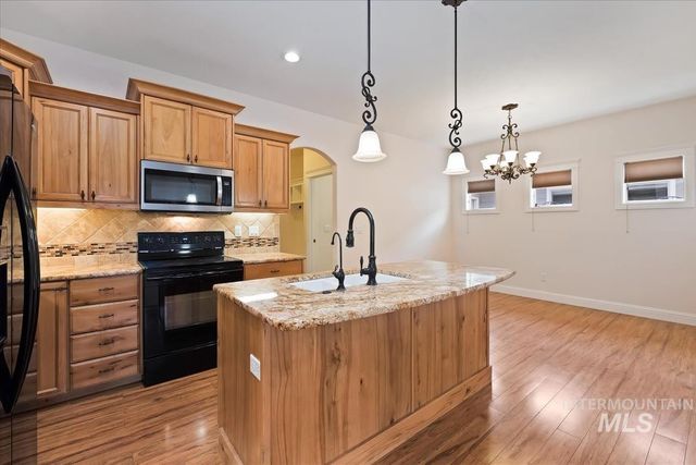 510 S Whisperwood Way, Boise, ID 83709