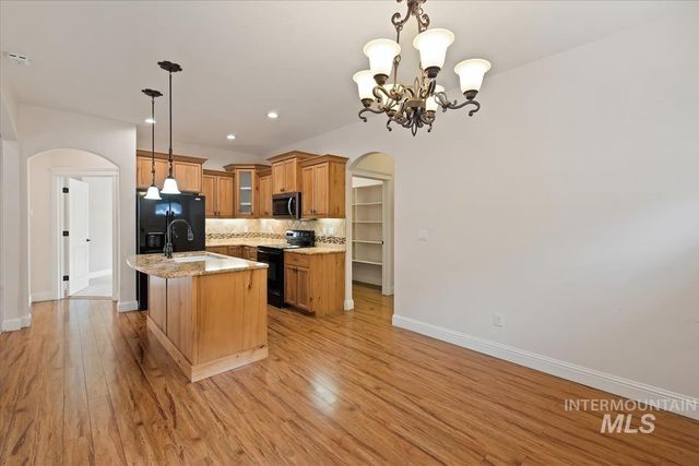 510 S Whisperwood Way, Boise, ID 83709