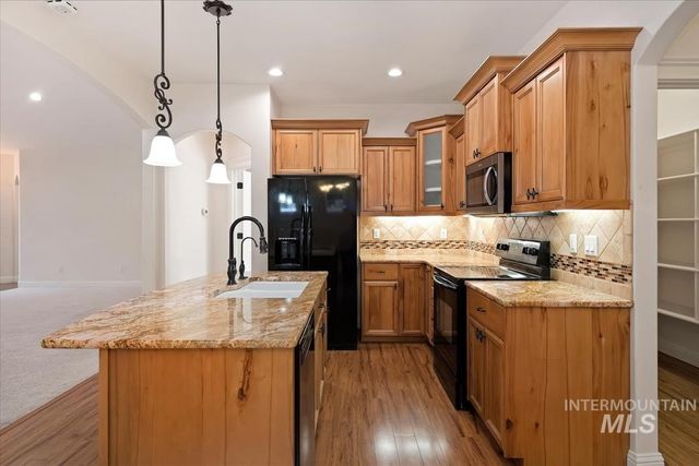 510 S Whisperwood Way, Boise, ID 83709