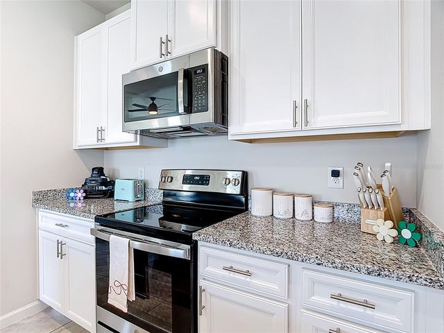 2107 DESERT ROSE, Davenport, FL 33837