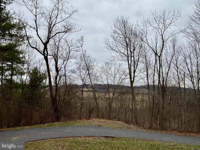 23 CLIFF SIDE LN, Wernersville, PA 19565