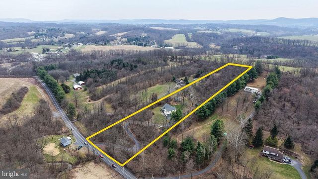23 CLIFF SIDE LN, Wernersville, PA 19565