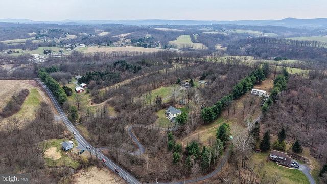 23 CLIFF SIDE LN, Wernersville, PA 19565