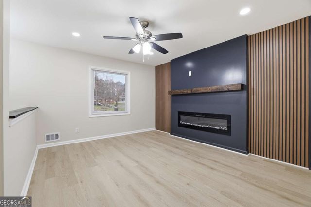 1332 Pineglen Drive, Riverdale, GA 30296