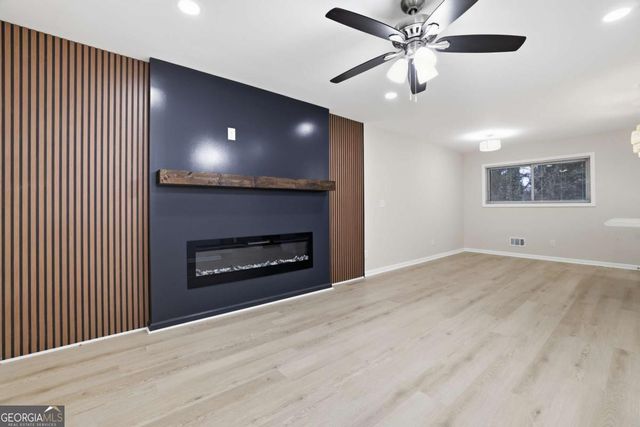 1332 Pineglen Drive, Riverdale, GA 30296