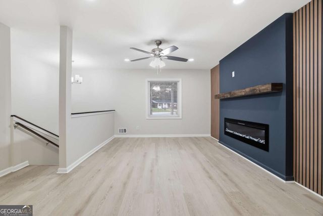 1332 Pineglen Drive, Riverdale, GA 30296