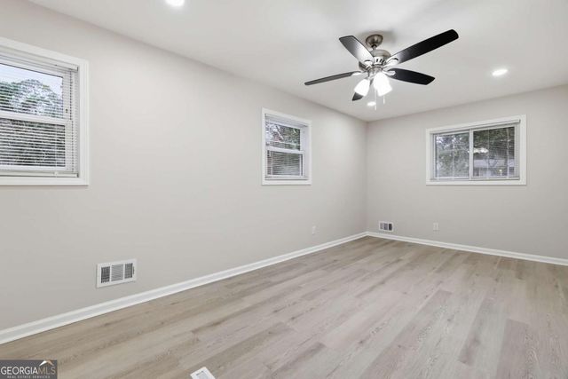 1332 Pineglen Drive, Riverdale, GA 30296