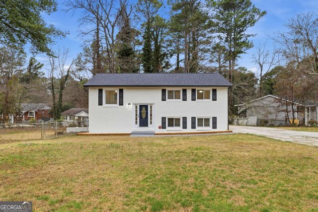 1332 Pineglen Drive, Riverdale, GA 30296