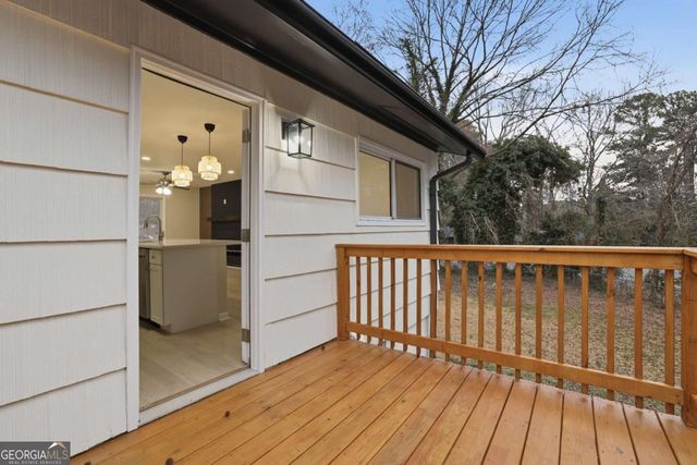 1332 Pineglen Drive, Riverdale, GA 30296