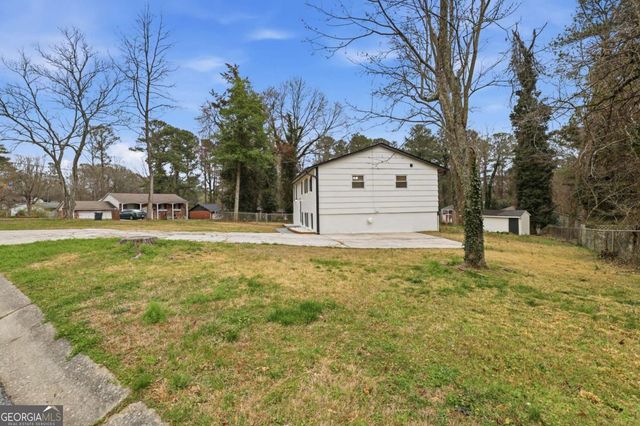 1332 Pineglen Drive, Riverdale, GA 30296