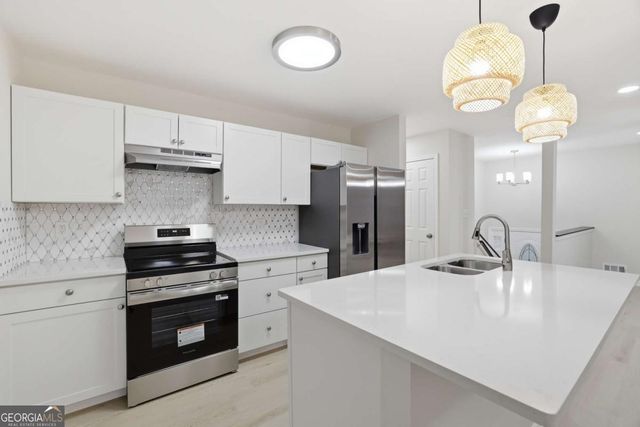 1332 Pineglen Drive, Riverdale, GA 30296