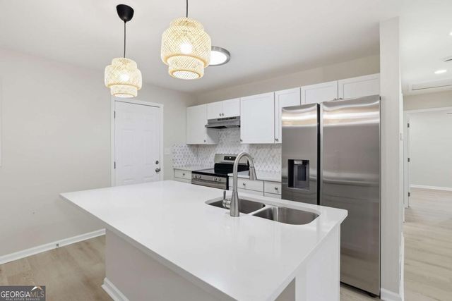 1332 Pineglen Drive, Riverdale, GA 30296