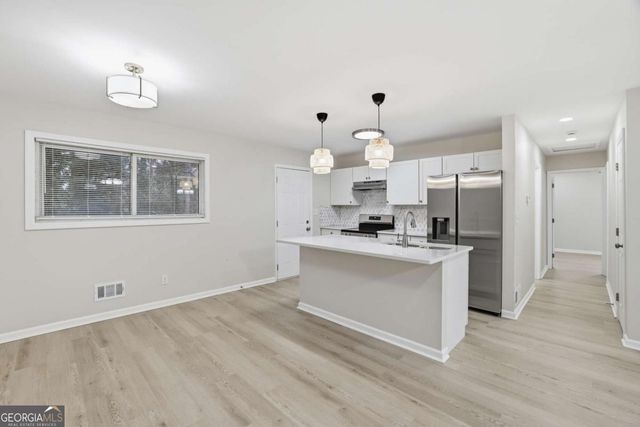 1332 Pineglen Drive, Riverdale, GA 30296