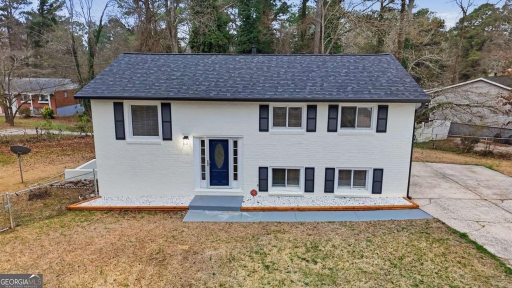 1332 Pineglen Drive, Riverdale, GA 30296