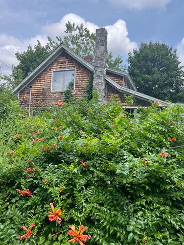 160 West St, Attleboro, MA 02703