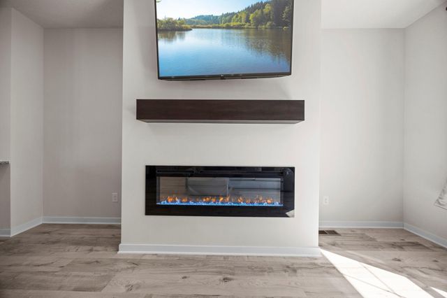 2230 Gateway Curve, North Saint Paul, MN 55109