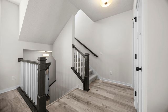 2230 Gateway Curve, North Saint Paul, MN 55109