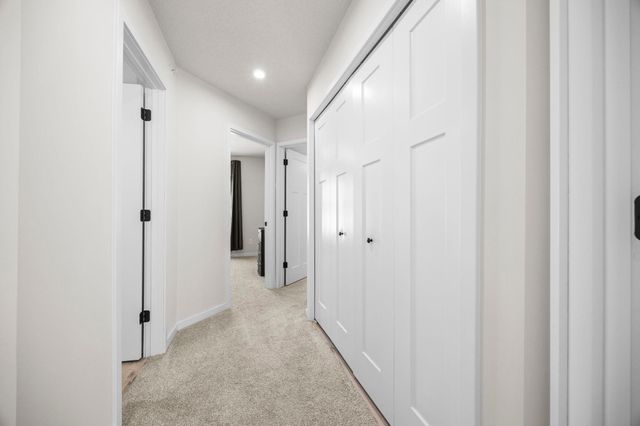 2230 Gateway Curve, North Saint Paul, MN 55109