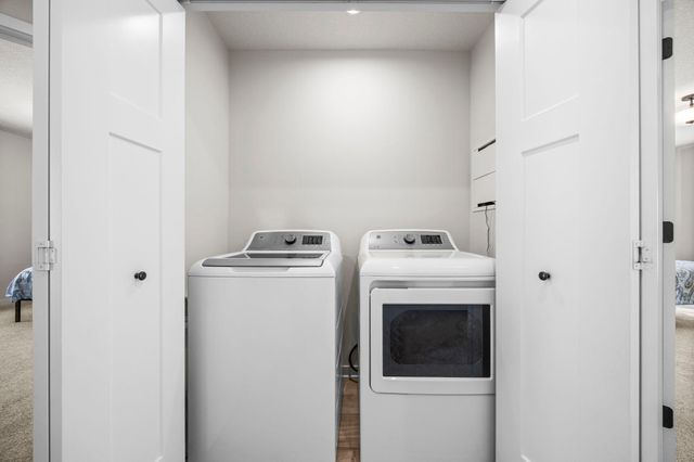 2230 Gateway Curve, North Saint Paul, MN 55109