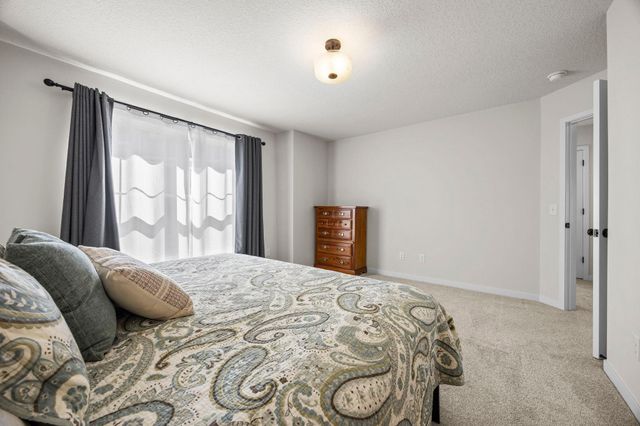 2230 Gateway Curve, North Saint Paul, MN 55109