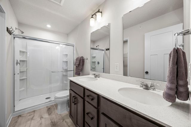 2230 Gateway Curve, North Saint Paul, MN 55109