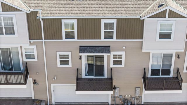 2230 Gateway Curve, North Saint Paul, MN 55109