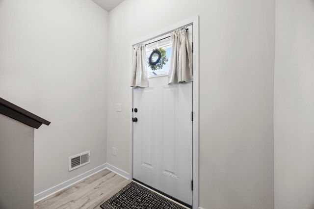 2230 Gateway Curve, North Saint Paul, MN 55109