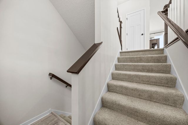 2230 Gateway Curve, North Saint Paul, MN 55109