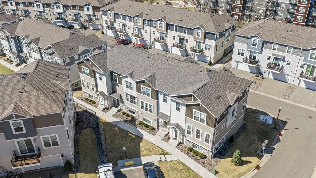 2230 Gateway Curve, North Saint Paul, MN 55109 — photo 2